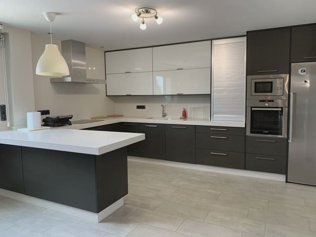 8 camera da letto Casa in vendita in Santiago de Compostela con garage - 1.190.000 € (Rif: 9950675)