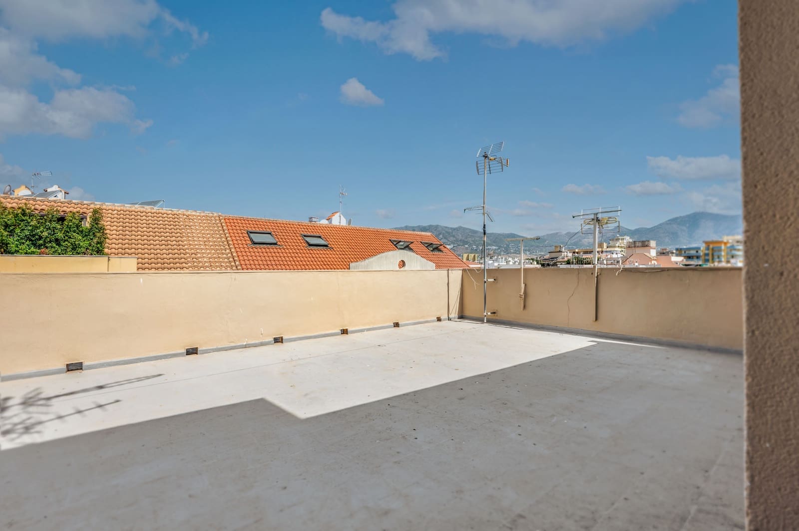 2 makuuhuone Huoneisto myytävänä paikassa Fuengirola - 295 000 € (Ref: 10014956)