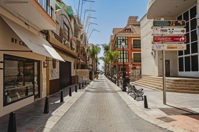 2 makuuhuone Huoneisto myytävänä paikassa Fuengirola - 295 000 € (Ref: 10014956)