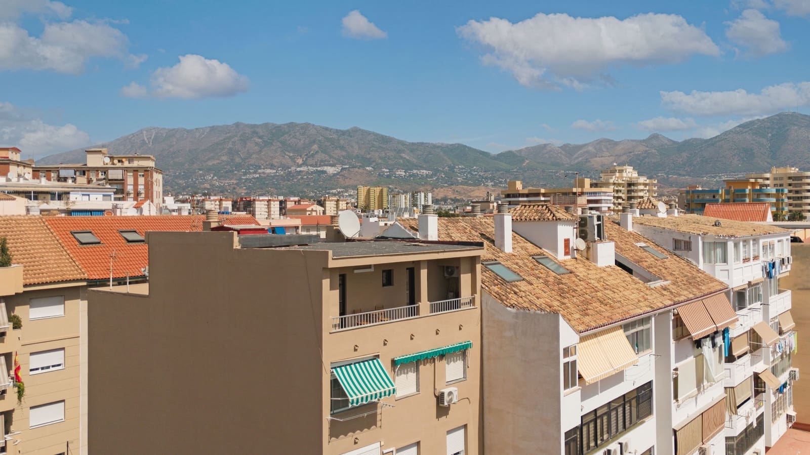 2 makuuhuone Huoneisto myytävänä paikassa Fuengirola - 295 000 € (Ref: 10014956)