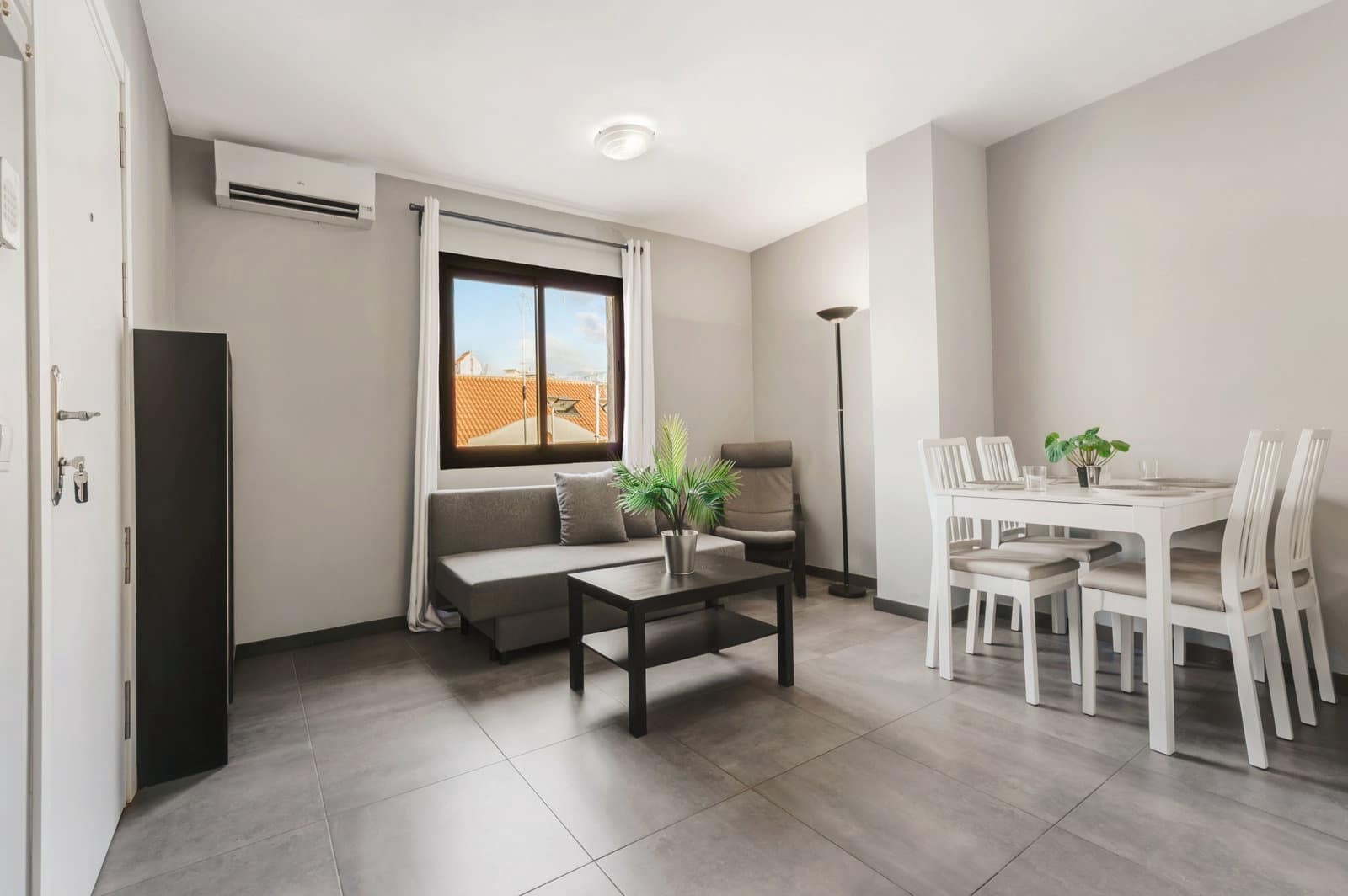 2 bedroom Apartment for sale in Fuengirola - € 295,000 (Ref: 10014956)