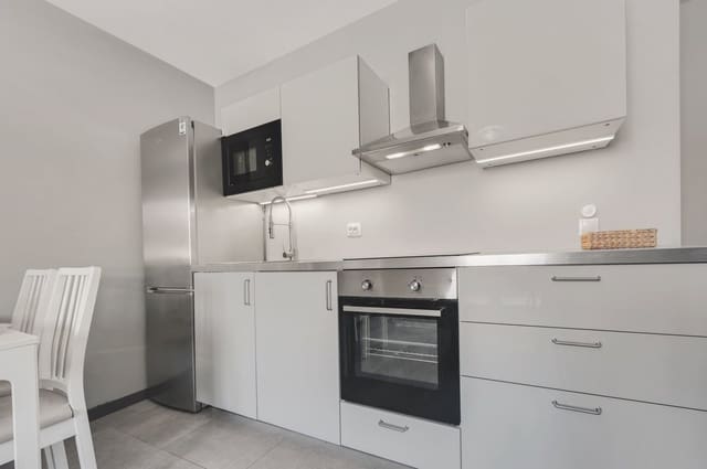 2 sypialnia Apartament na sprzedaż w Zona Puerto Deportivo, Fuengirola - 295 000 € (Ref: 10014956)