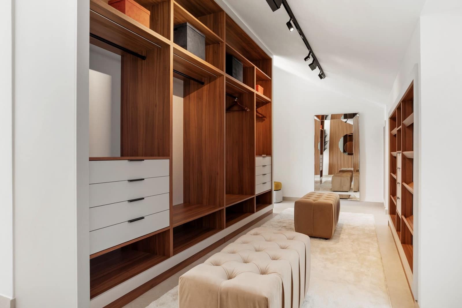 5 bedroom Apartment for sale in Nueva Andalucia with pool garage - € 1,795,000 (Ref: 10033131)