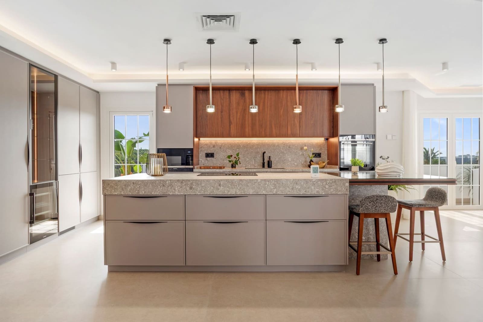 5 bedroom Apartment for sale in Nueva Andalucia with pool garage - € 1,795,000 (Ref: 10033131)