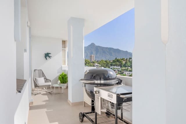 5 makuuhuone Huoneisto myytävänä paikassa Nueva Andalucia, Marbella mukana uima-altaan 
autotalli - 1 795 000 € (Ref: 10033131)