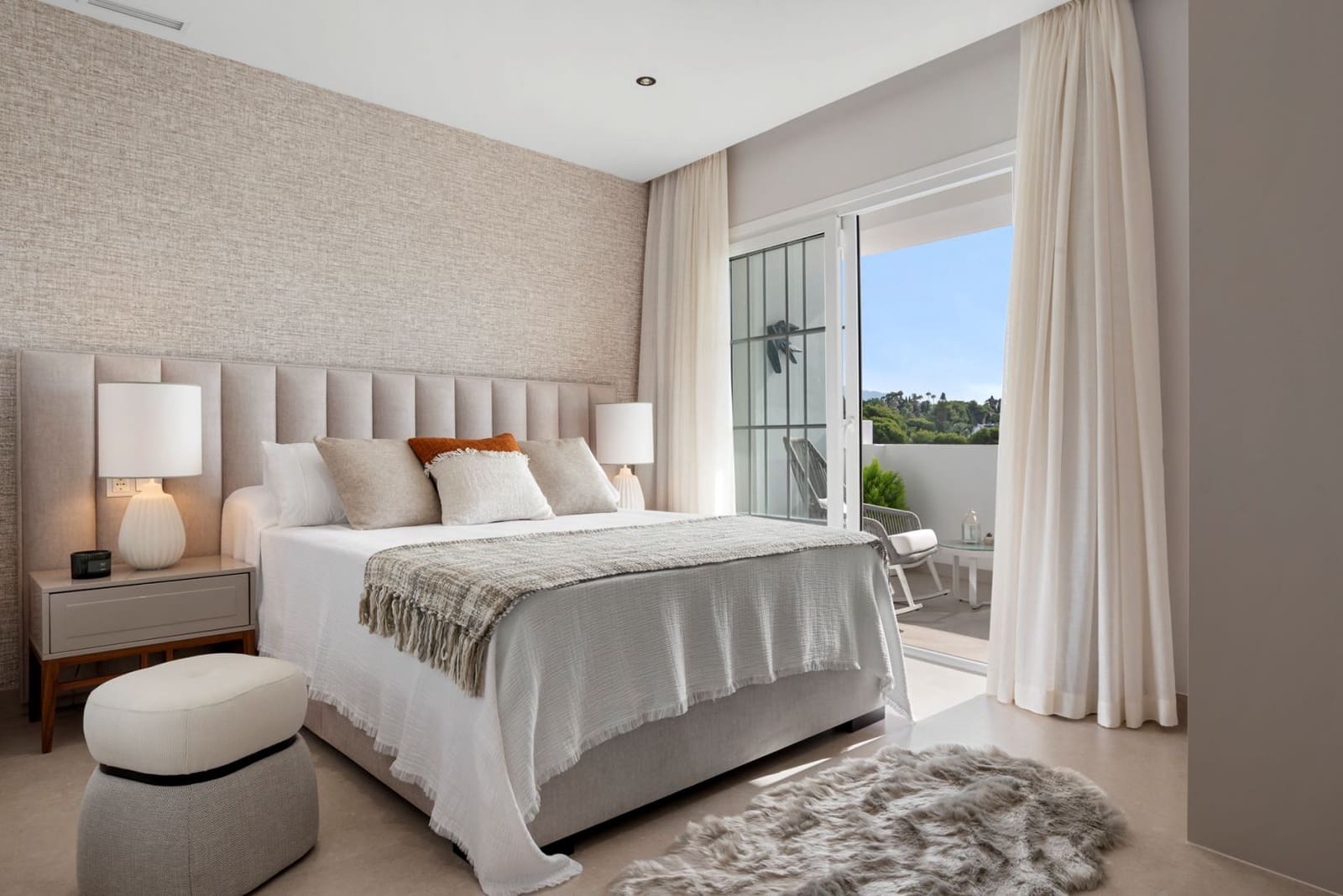 5 bedroom Apartment for sale in Nueva Andalucia with pool garage - € 1,795,000 (Ref: 10033131)