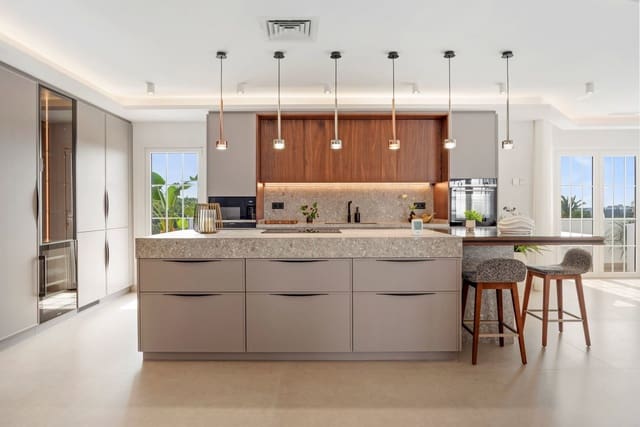 5 sovrum Lägenhet till salu i Nueva Andalucía Centro, Marbella med pool garage - 1 795 000 € (Ref: 10033131)
