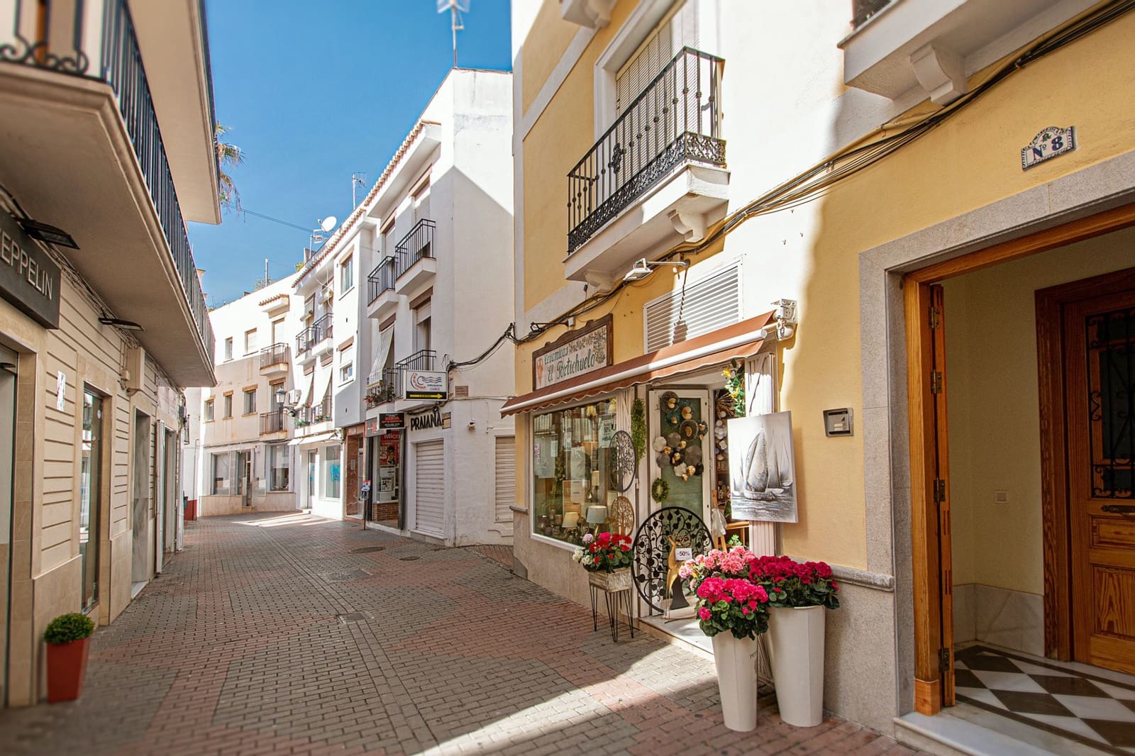 9 soverom Kommersiell til salgs i Almunecar - € 1 000 000 (Ref: 8091385)