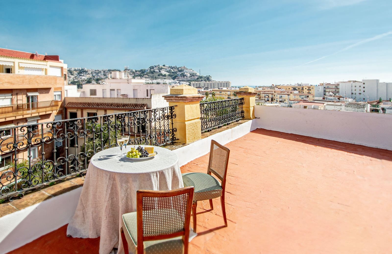 9 soverom Kommersiell til salgs i Almunecar - € 1 000 000 (Ref: 8091385)