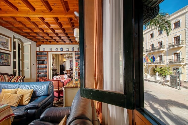 9 soverom Kommersiell til salgs i Almuñécar - € 1 000 000 (Ref: 8091385)