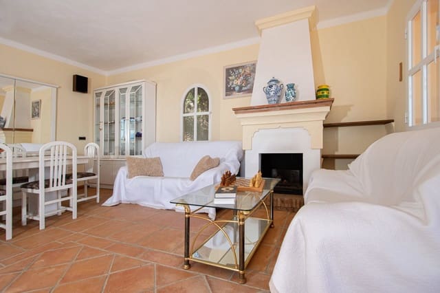 Casa de 3 habitaciones en La Herradura, Almuñécar en venta con piscina garaje - 620.000 € (Ref: 8091386)