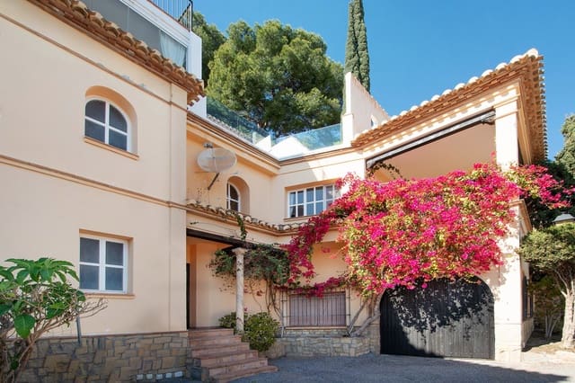 Casa de 3 habitaciones en La Herradura, Almuñécar en venta con piscina garaje - 620.000 € (Ref: 8091386)