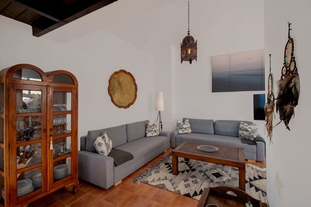 Chalet de 4 habitaciones en La Herradura, Almuñécar en venta con piscina garaje - 795.000 € (Ref: 8803937)