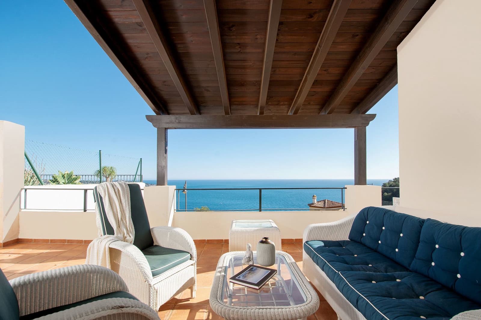 Chalet de 4 habitaciones en La Herradura en venta con piscina garaje - 795.000 € (Ref: 8803937)