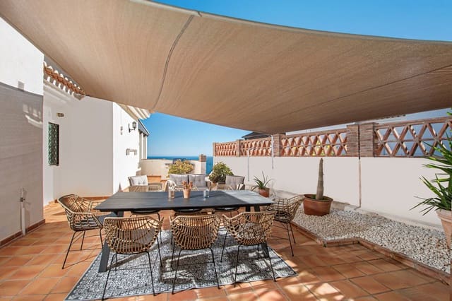 Chalet de 4 habitaciones en La Herradura, Almuñécar en venta con piscina garaje - 795.000 € (Ref: 8803937)