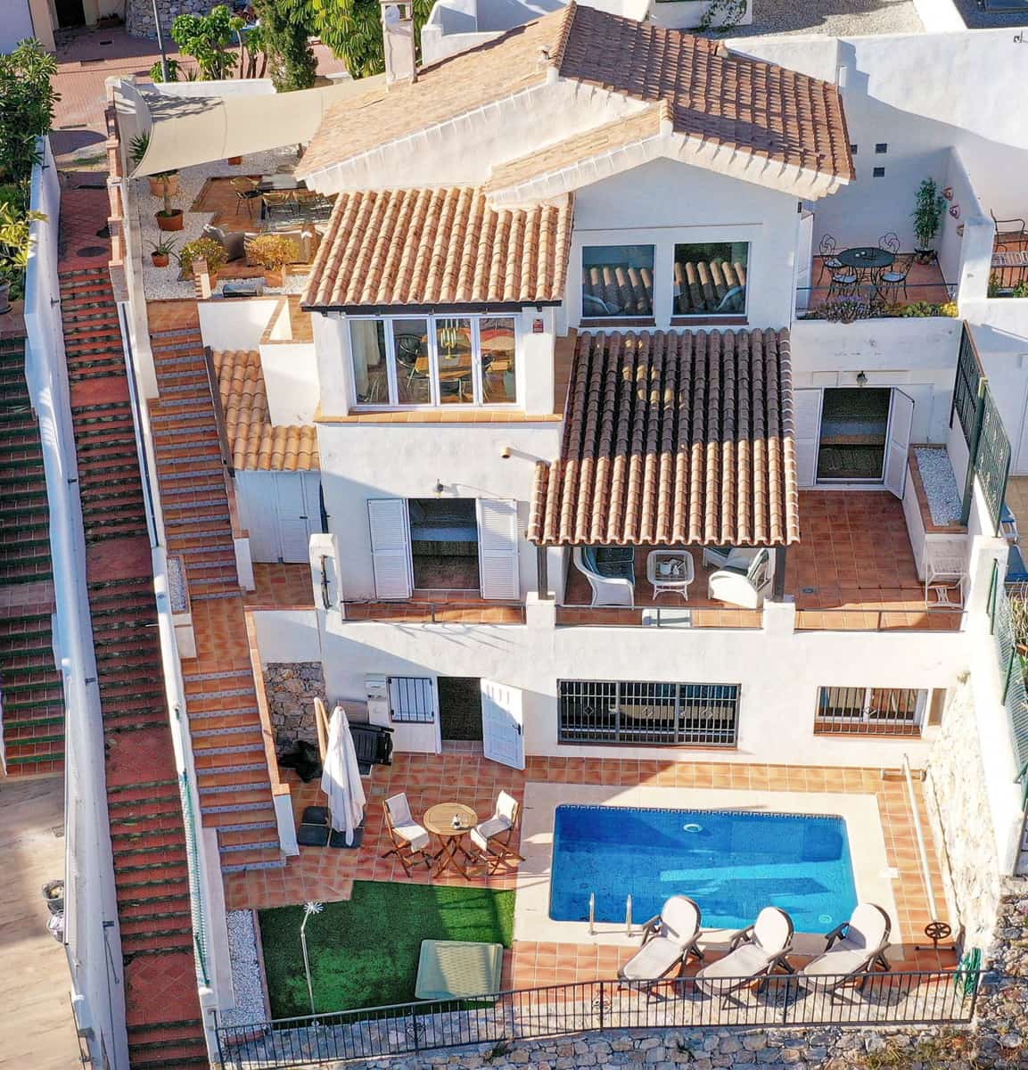 Chalet de 4 habitaciones en La Herradura en venta con piscina garaje - 795.000 € (Ref: 8803937)