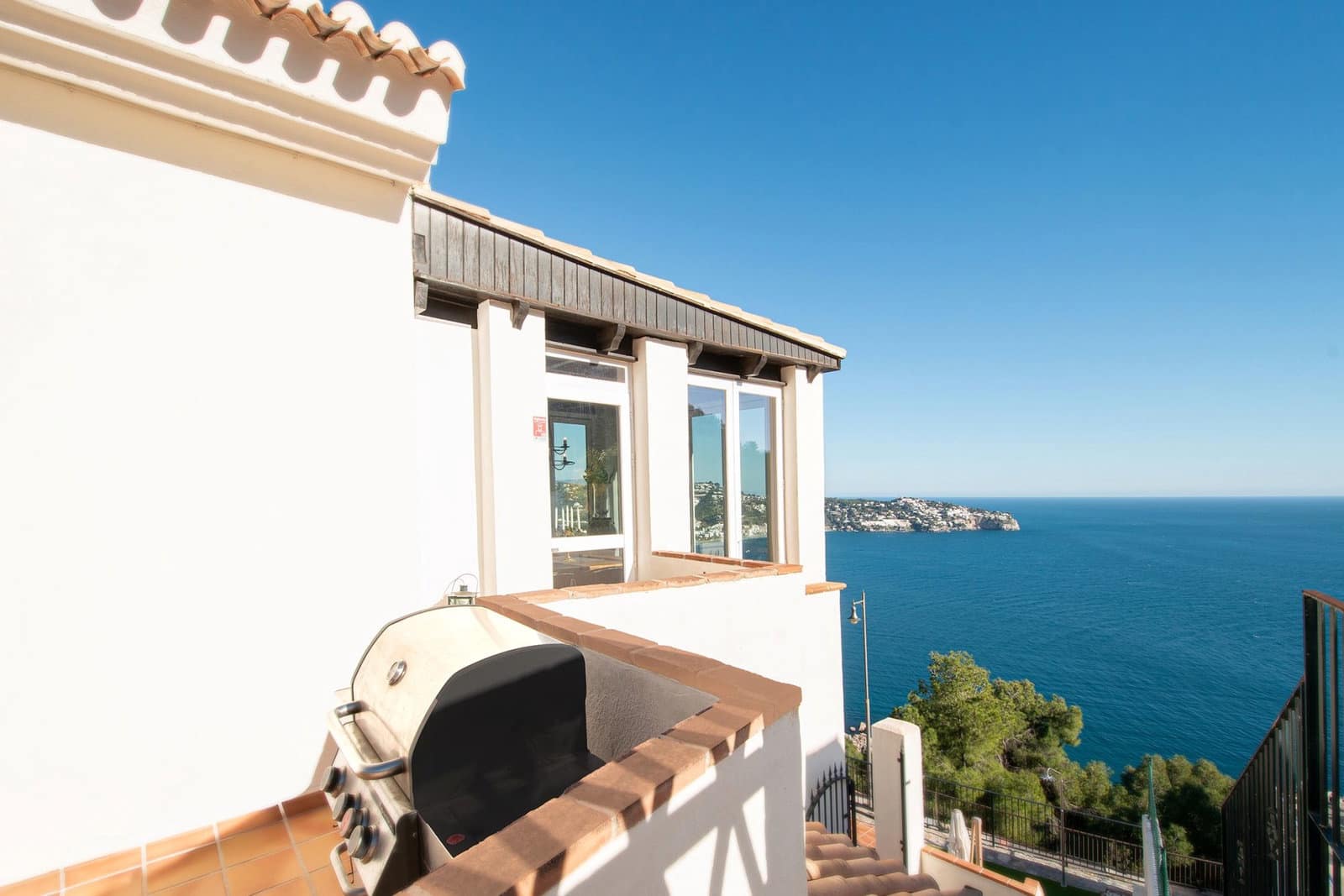 Chalet de 4 habitaciones en La Herradura en venta con piscina garaje - 795.000 € (Ref: 8803937)
