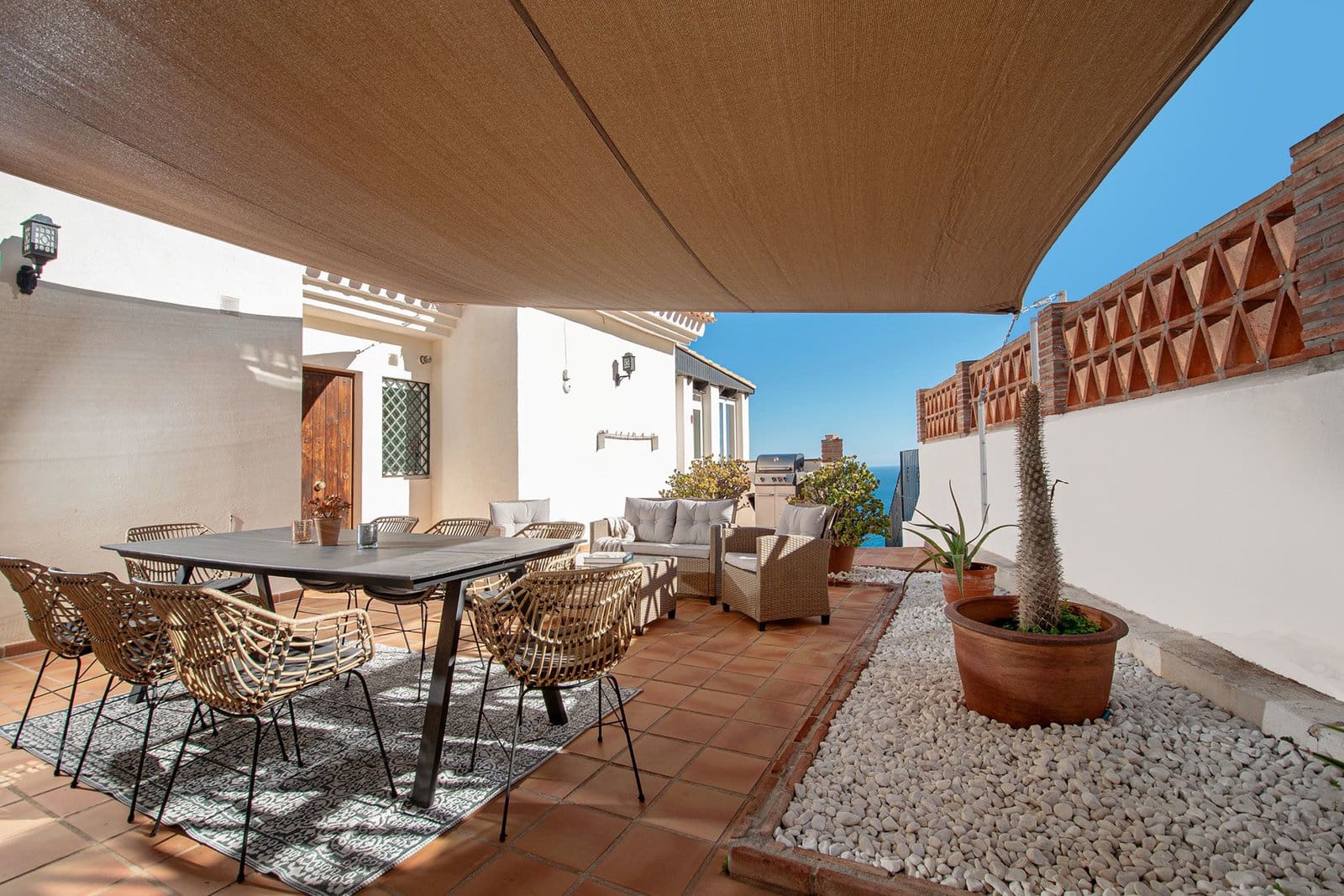 Chalet de 4 habitaciones en La Herradura en venta con piscina garaje - 795.000 € (Ref: 8803937)