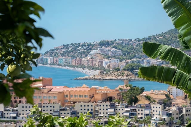 3 chambre Villa/Maison à vendre à Almuñécar avec piscine garage - 590 000 € (Ref: 9060671)