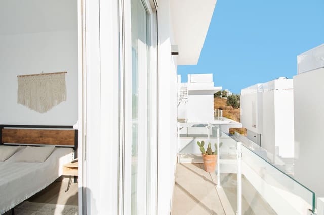 3 quarto Moradia para venda em Nerja com piscina garagem - 695 000 € (Ref: 9337243)