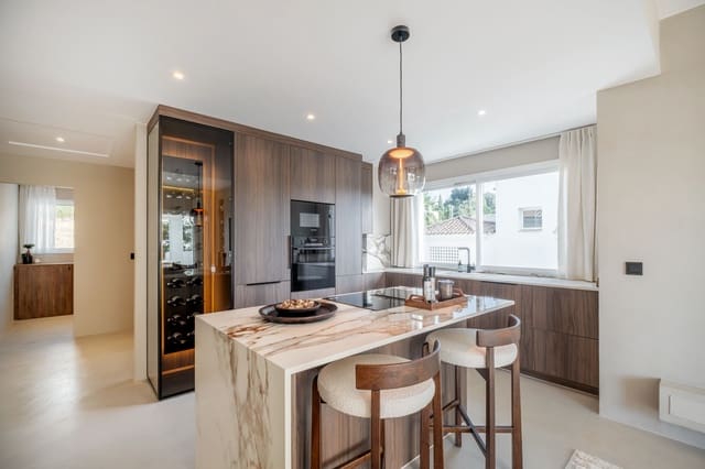 3 makuuhuone Omakotitalo myytävänä paikassa Marbella mukana uima-altaan 
autotalli - 1 349 000 € (Ref: 9685767)