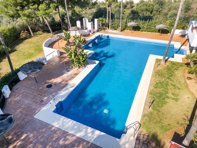 3 makuuhuone Omakotitalo myytävänä paikassa Marbella mukana uima-altaan 
autotalli - 1 349 000 € (Ref: 9685767)