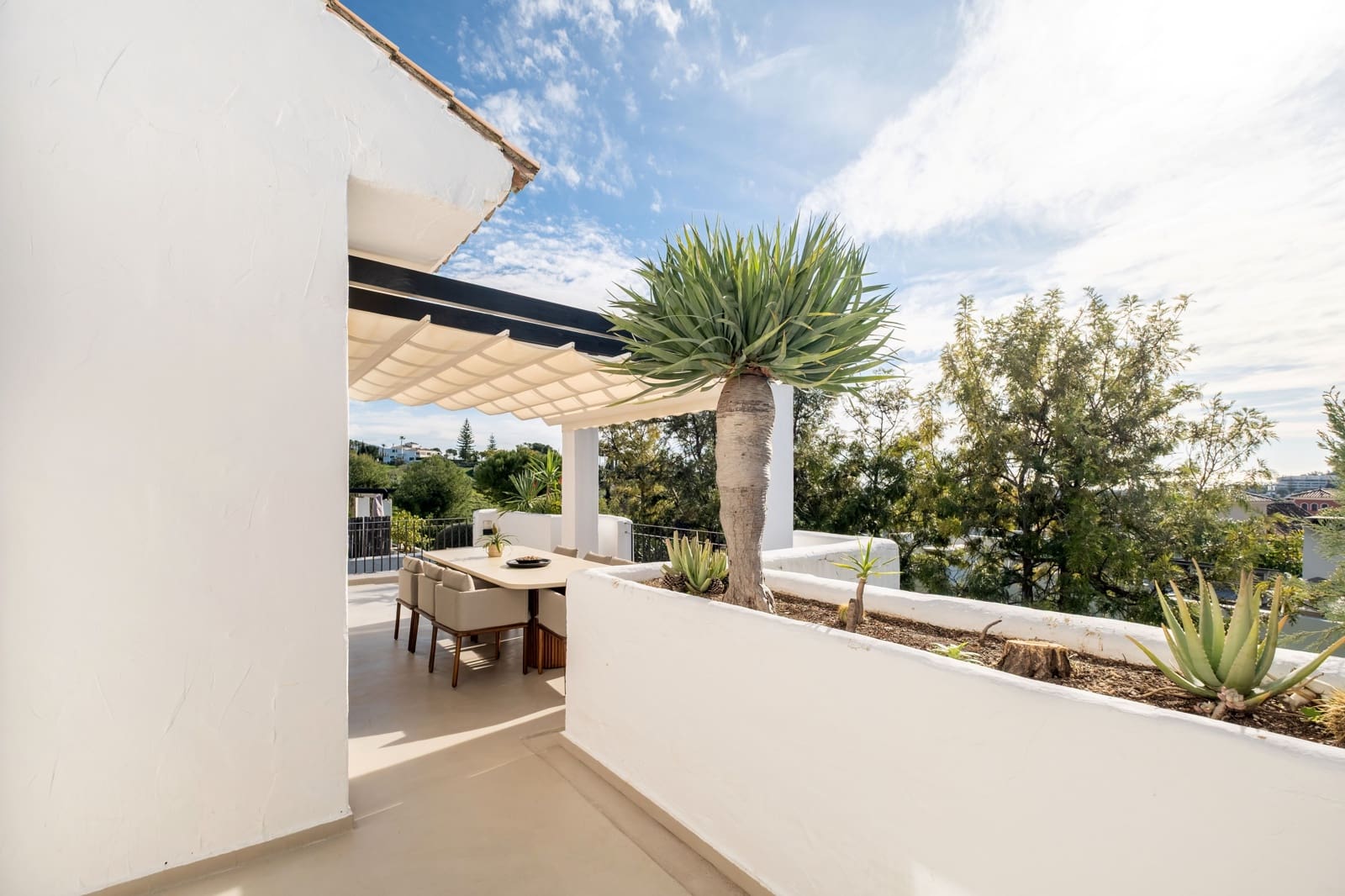 3 makuuhuone Omakotitalo myytävänä paikassa Marbella mukana uima-altaan 
autotalli - 1 349 000 € (Ref: 9685767)