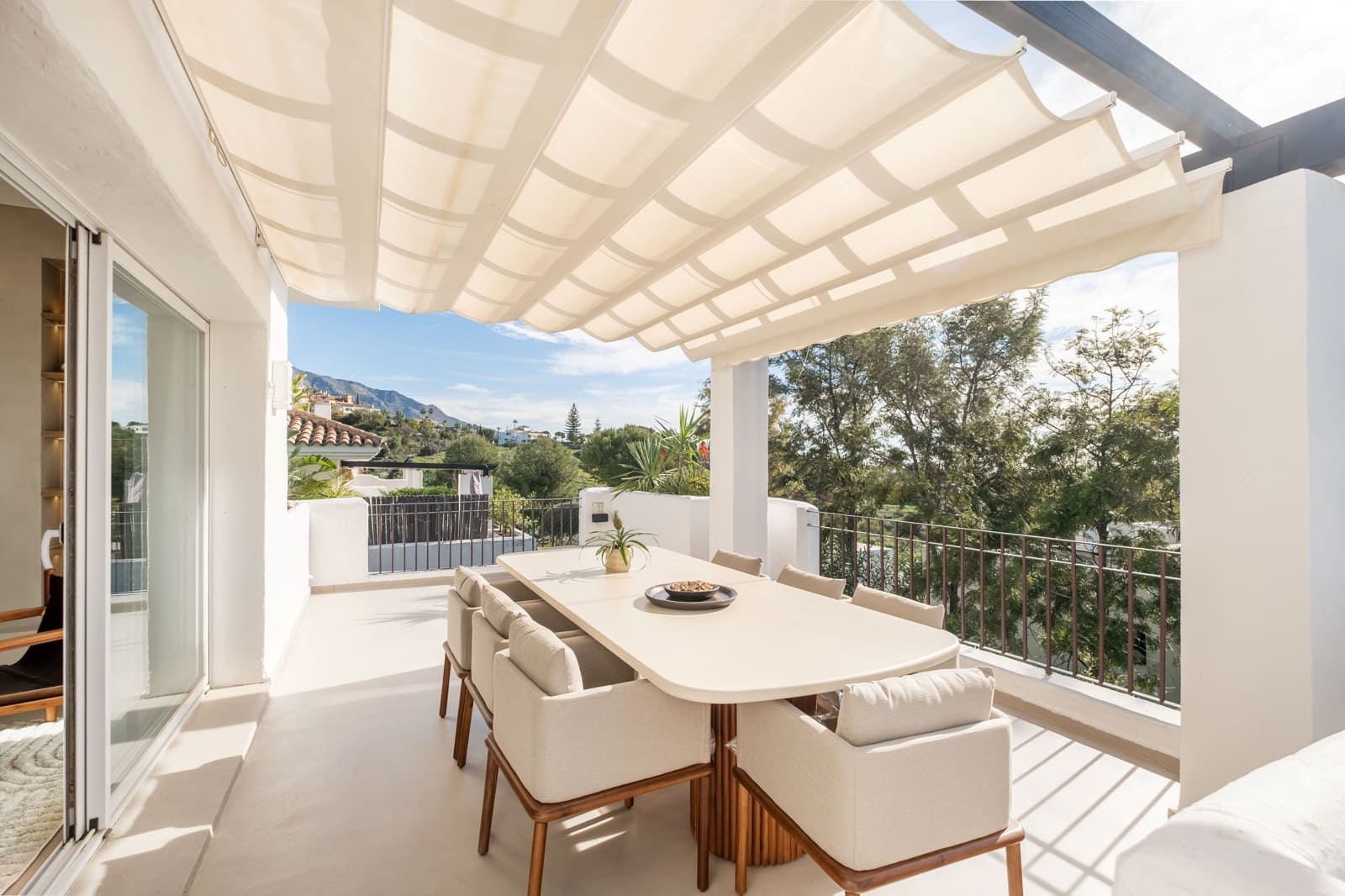 3 makuuhuone Omakotitalo myytävänä paikassa Marbella mukana uima-altaan 
autotalli - 1 349 000 € (Ref: 9685767)