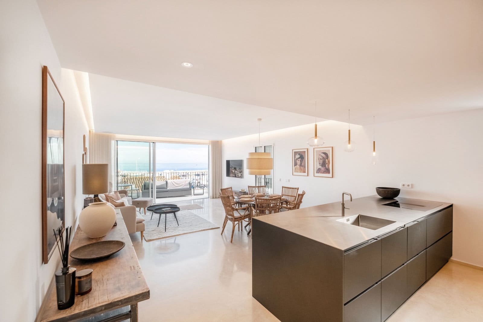 Apartamento de 2 habitaciones en Puerto Banus en venta con garaje - 1.200.000 € (Ref: 9727667)