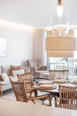 Apartamento de 2 habitaciones en Puerto Banus, Marbella en venta con garaje - 1.200.000 € (Ref: 9727667)