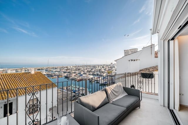 Apartamento de 2 habitaciones en Puerto Banus, Marbella en venta con garaje - 1.200.000 € (Ref: 9727667)
