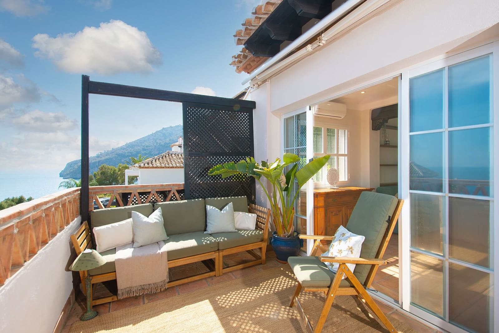4 bedroom Townhouse for sale in La Herradura with pool garage - € 760,000 (Ref: 9730870)
