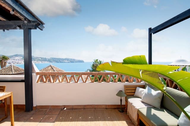 4 bedroom Townhouse for sale in La Herradura, Almuñécar with pool garage - € 760,000 (Ref: 9730870)