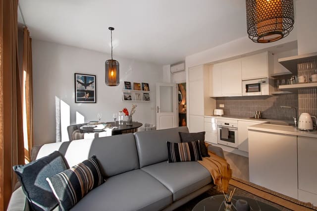 2 bedroom Apartment for sale in Centro Historico, Málaga city - € 499,000 (Ref: 9733661)