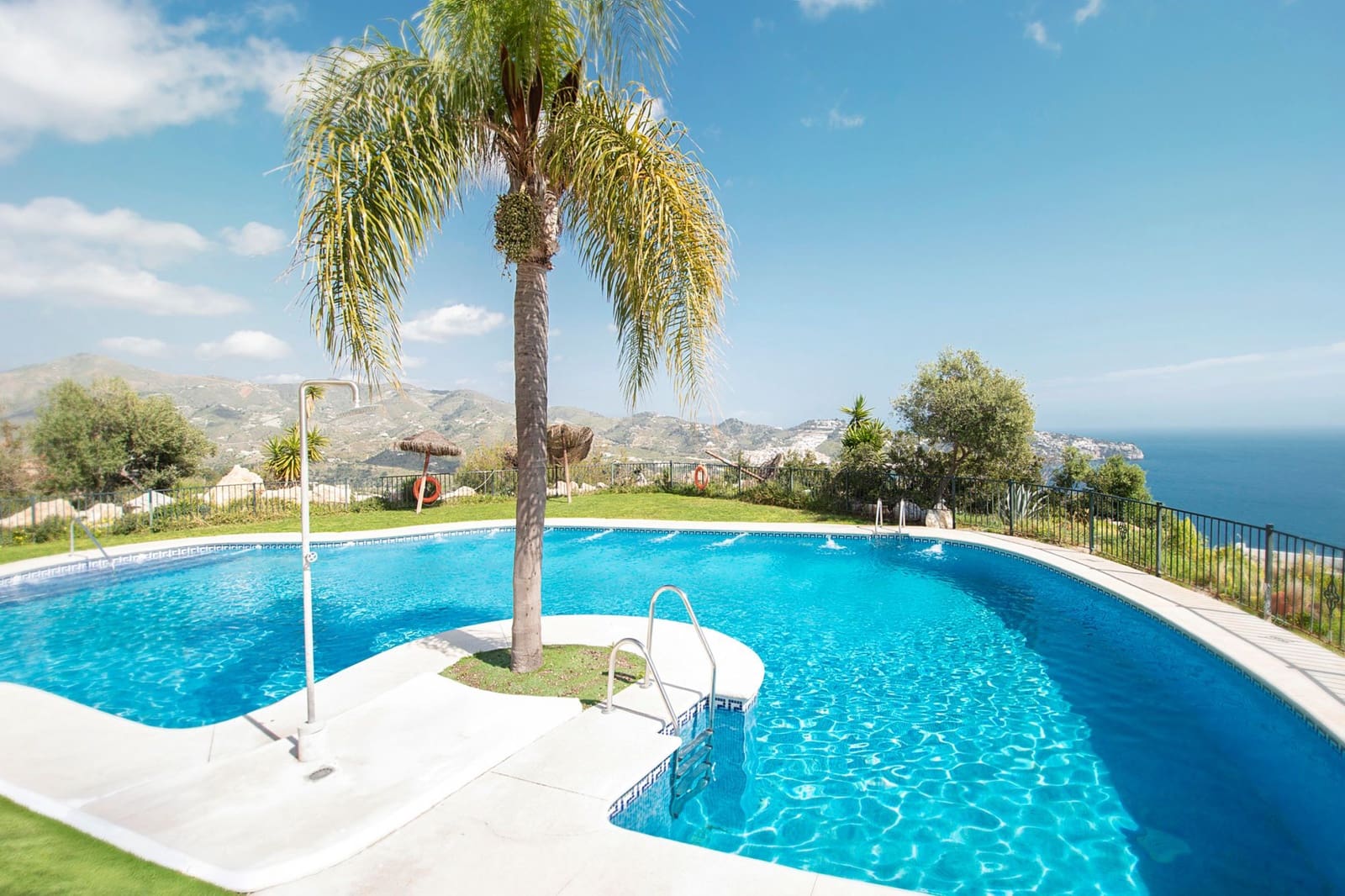 3 sovrum Hus till salu i La Herradura med pool garage - 495 000 € (Ref: 9889685)