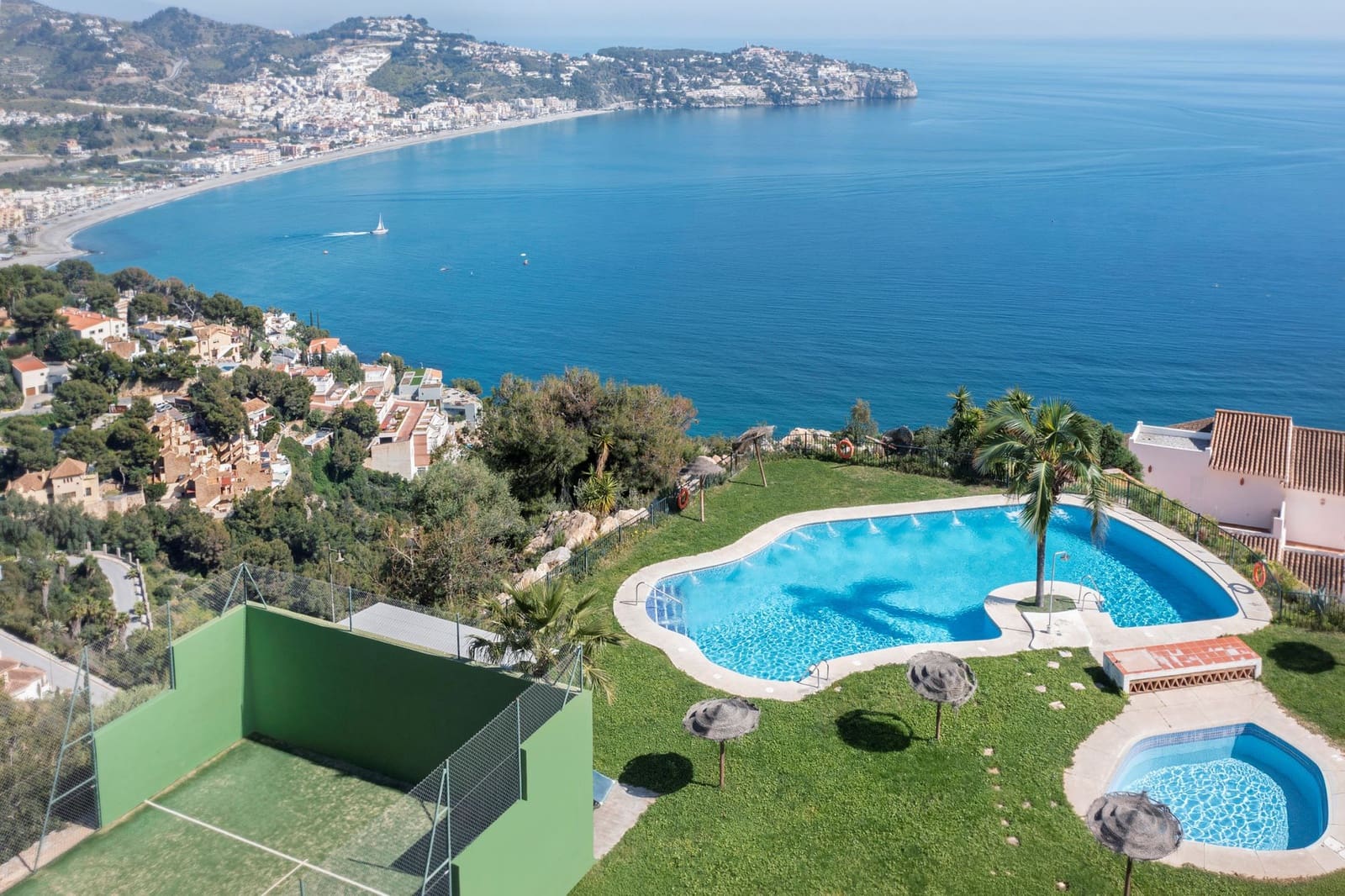 3 sovrum Hus till salu i La Herradura med pool garage - 495 000 € (Ref: 9889685)