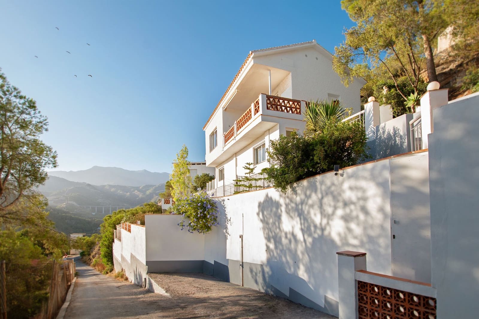2 Zimmer Villa zu verkaufen in La Herradura mit Pool Garage - 595.000 € (Ref: 9899996)