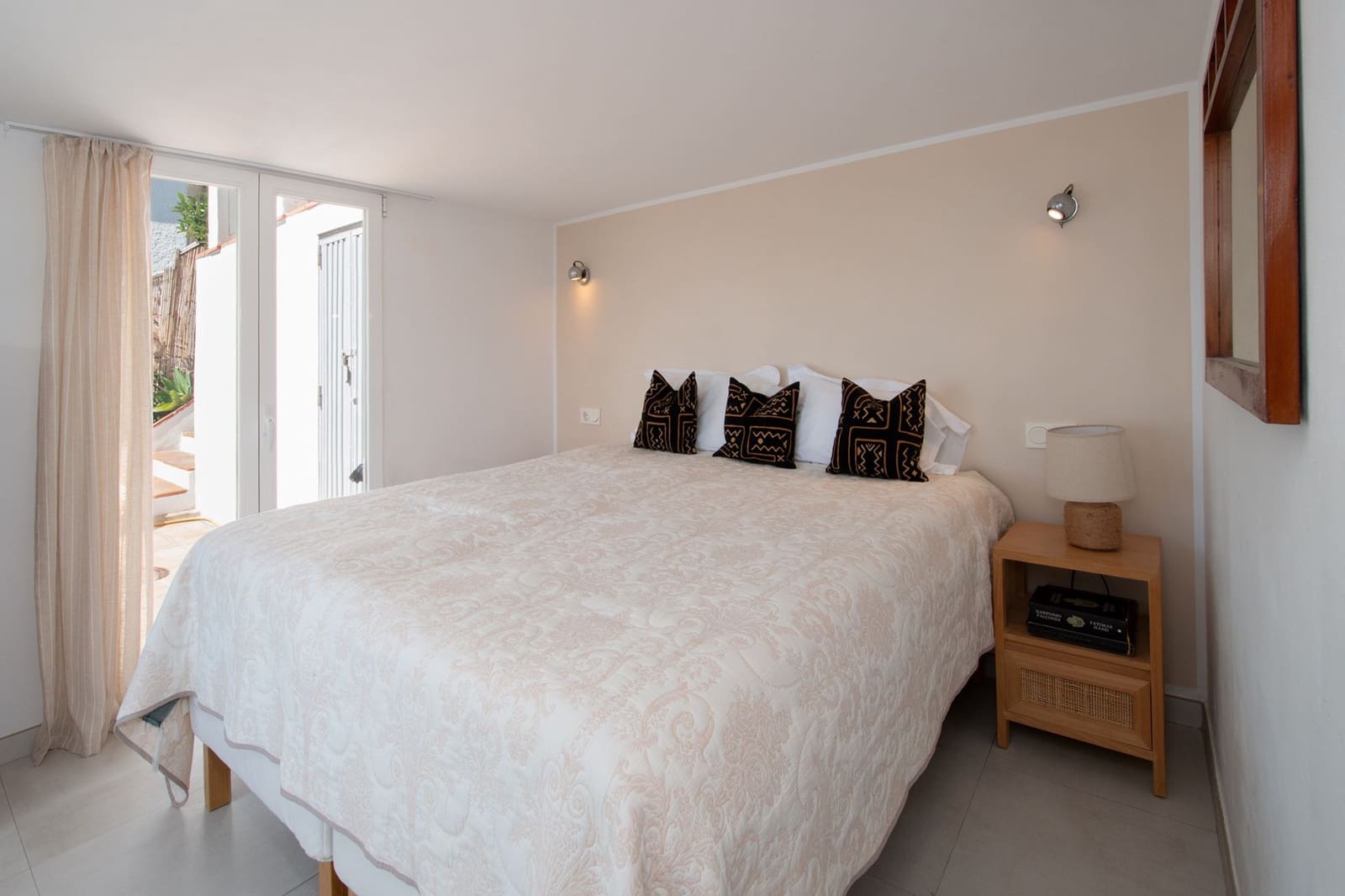 2 Zimmer Villa zu verkaufen in La Herradura mit Pool Garage - 595.000 € (Ref: 9899996)