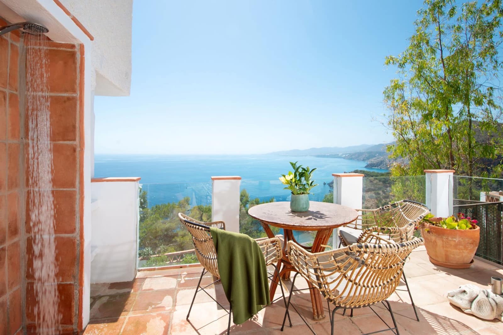 2 Zimmer Villa zu verkaufen in La Herradura mit Pool Garage - 595.000 € (Ref: 9899996)