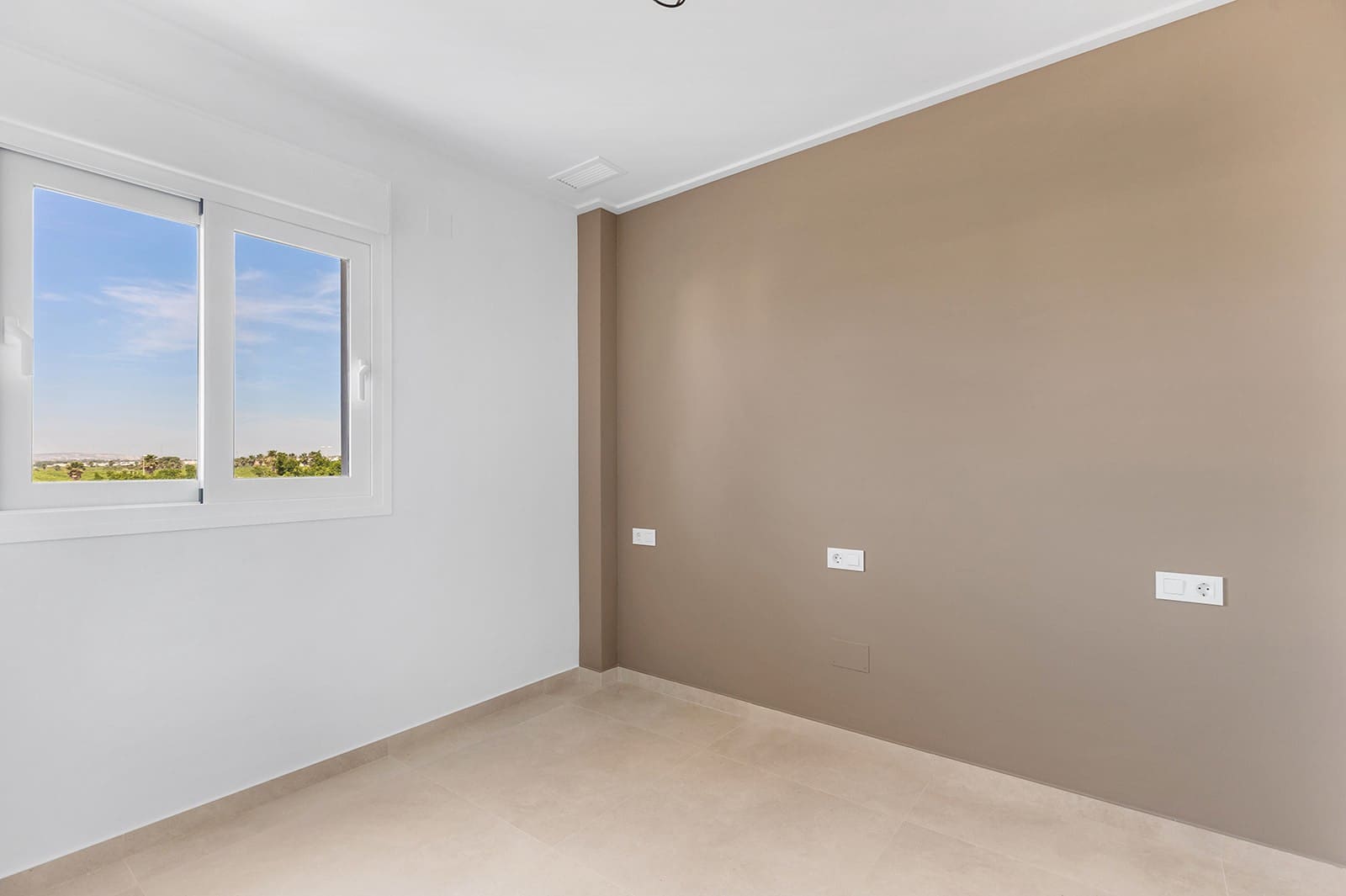 Apartamento de 3 habitaciones en El Raso en venta con piscina garaje - 284.900 € (Ref: 10011883)