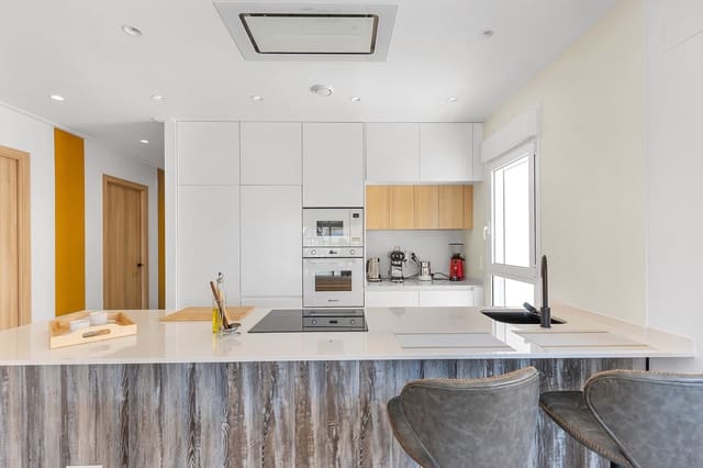 Apartamento de 3 habitaciones en El Raso, Guardamar del Segura en venta con piscina garaje - 284.900 € (Ref: 10011883)