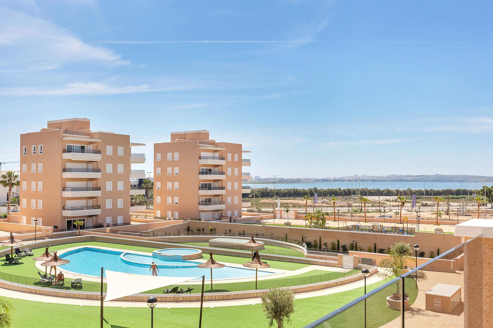 Apartamento de 3 habitaciones en El Raso en venta con piscina garaje - 284.900 € (Ref: 10011883)