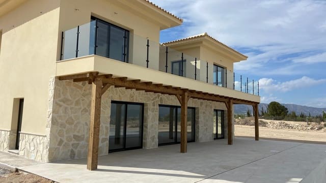 4 soveværelse Villa til salg i Pinoso med swimmingpool - € 623.600 (Ref: 10051984)