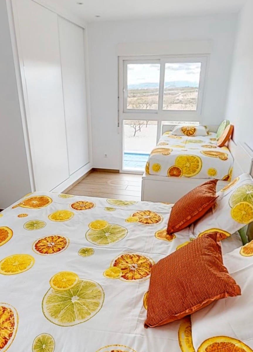 3 makuuhuone Huvila myytävänä paikassa Pinoso mukana uima-altaan - 519 000 € (Ref: 5402187)