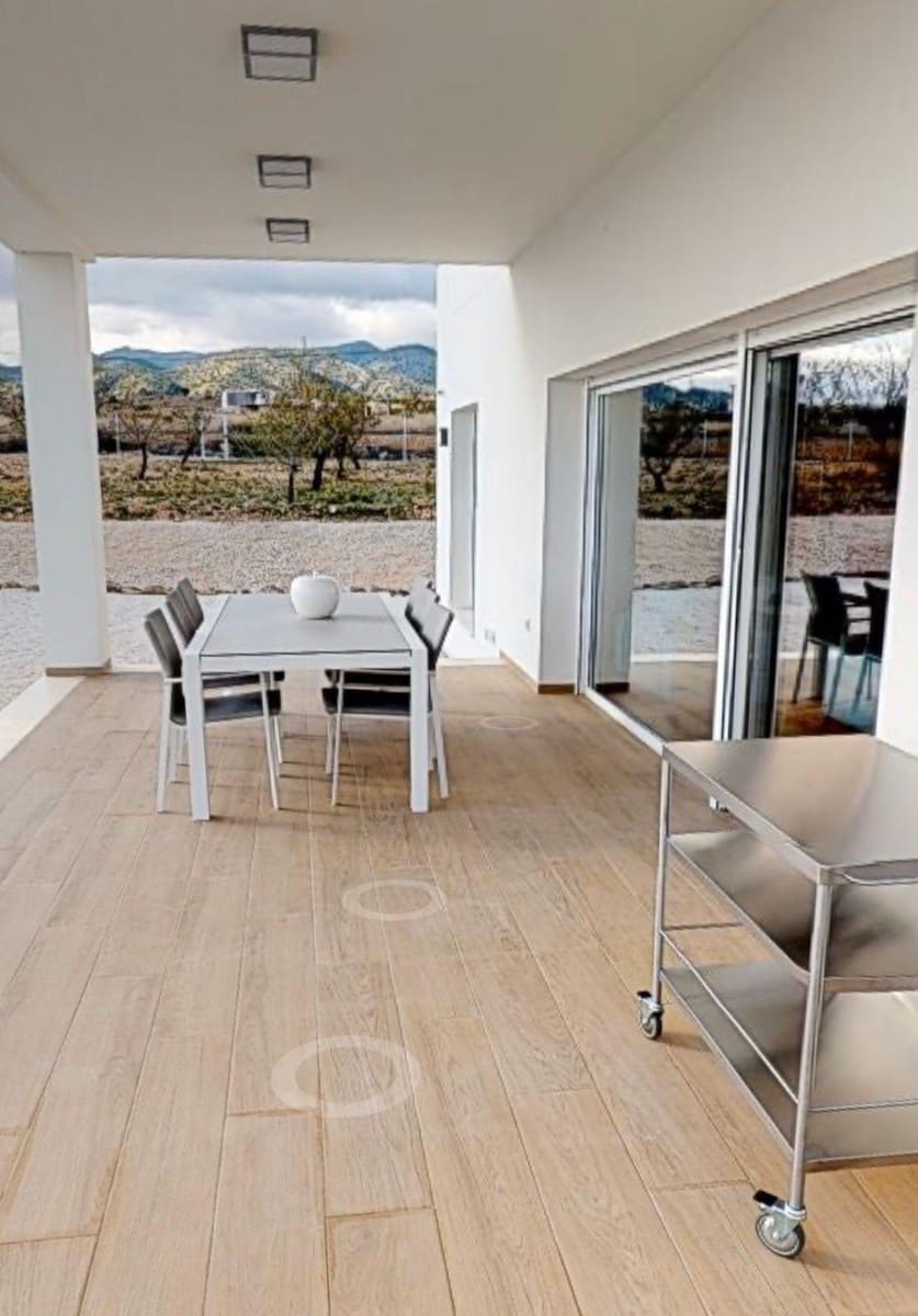 3 makuuhuone Huvila myytävänä paikassa Pinoso mukana uima-altaan - 519 000 € (Ref: 5402187)