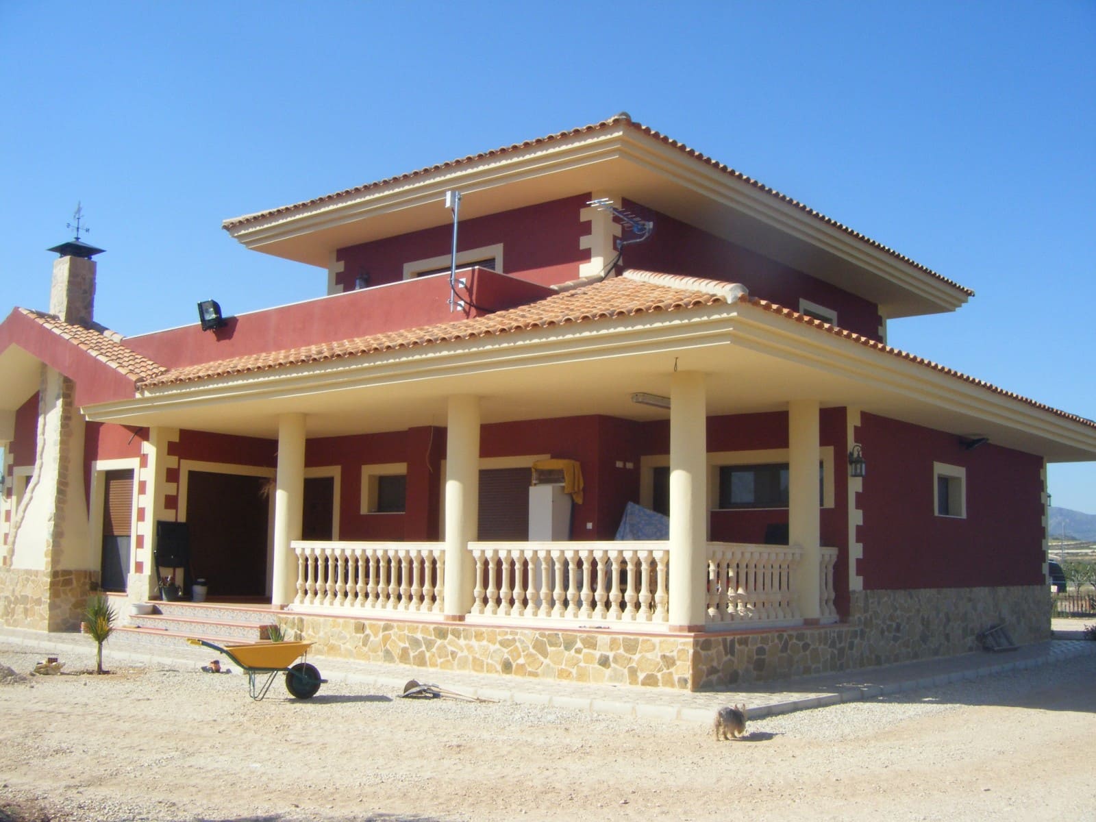 3 bedroom Villa for sale in Pinoso with pool - € 559,000 (Ref: 7369987)