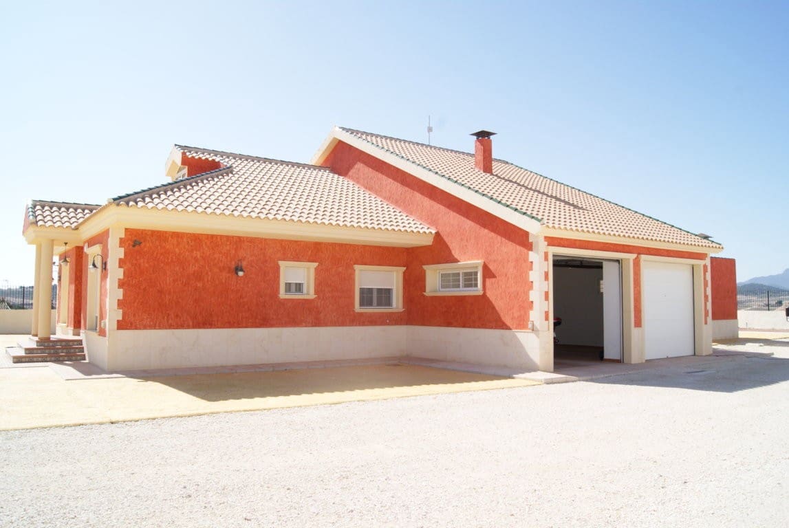 4 makuuhuone Huvila myytävänä paikassa Pinoso mukana uima-altaan - 575 000 € (Ref: 7369988)