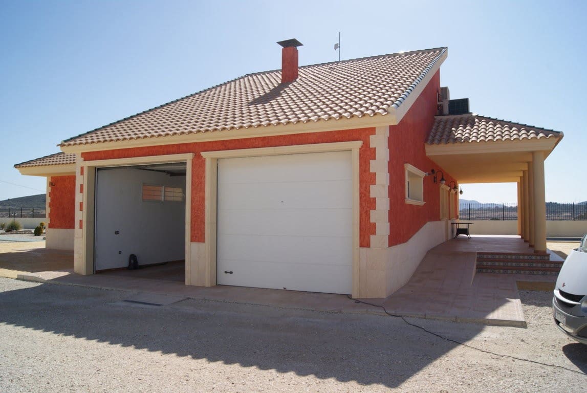 4 makuuhuone Huvila myytävänä paikassa Pinoso mukana uima-altaan - 575 000 € (Ref: 7369988)