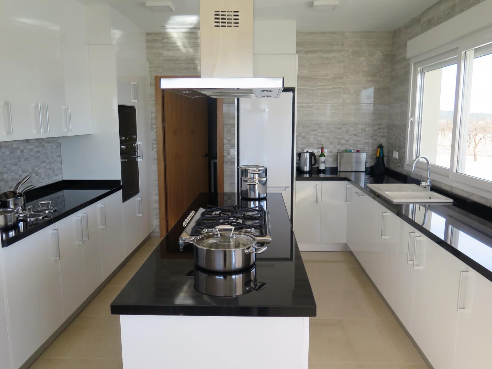 4 Zimmer Villa zu verkaufen in Pinoso mit Pool - 519.000 € (Ref: 7369993)