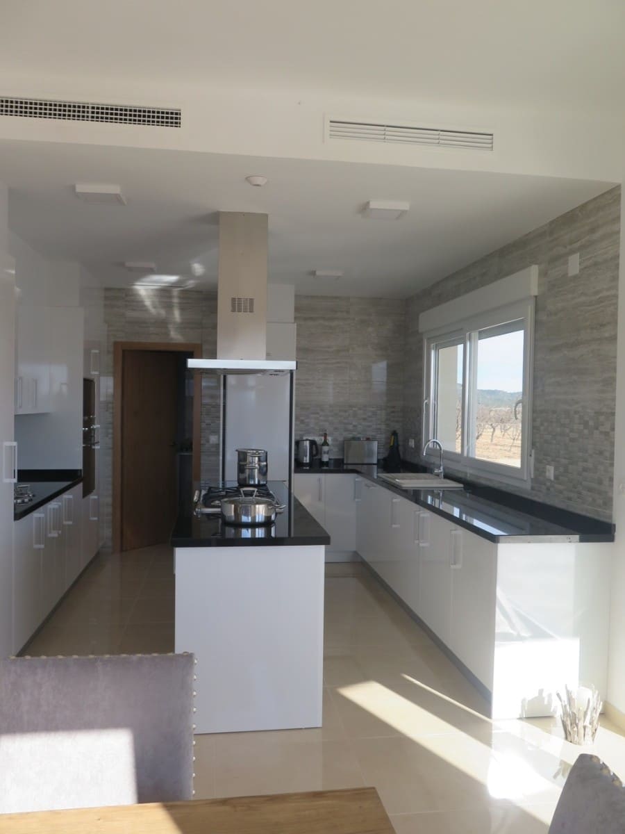 4 Zimmer Villa zu verkaufen in Pinoso mit Pool - 519.000 € (Ref: 7369993)